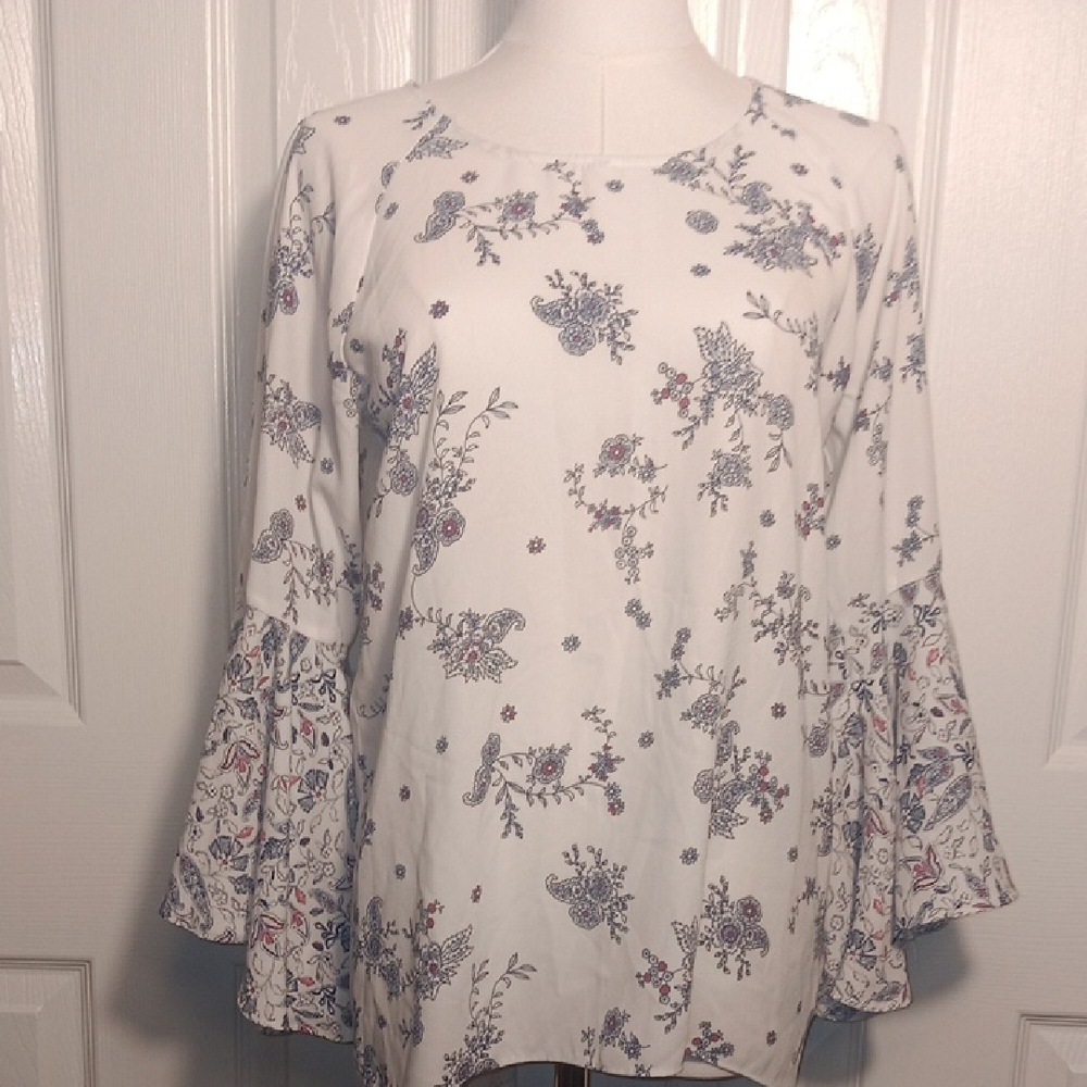 LC Lauren Conrad Floral Bell Sleeve Blouse - Picture 2 of 15